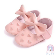 Load image into Gallery viewer, MARLEY HEART AND BOW SHOES
