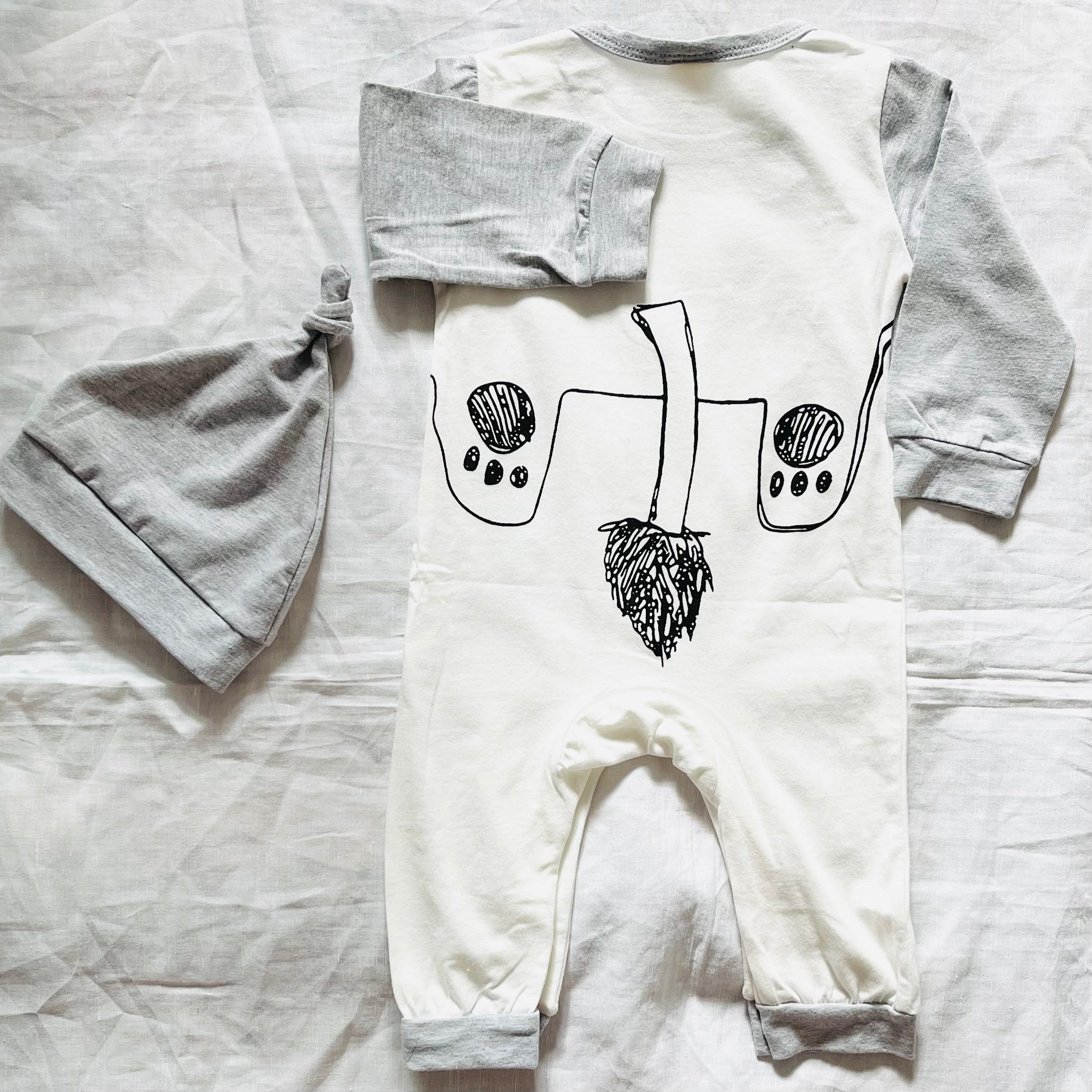 LEO LION JUMP SUITE AND CAP SET.