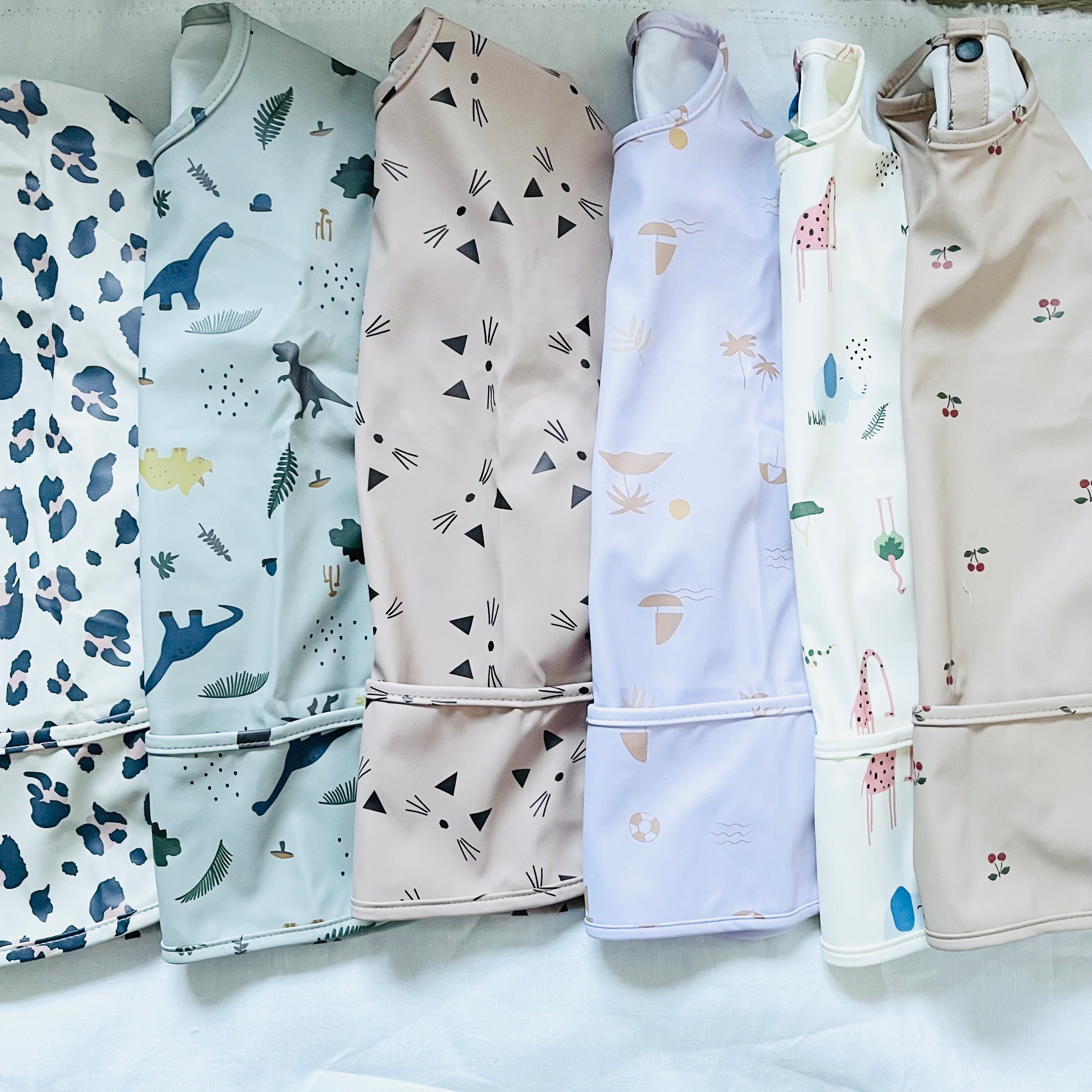 LONNIE BIB/SMOCK (RAINBOWS)