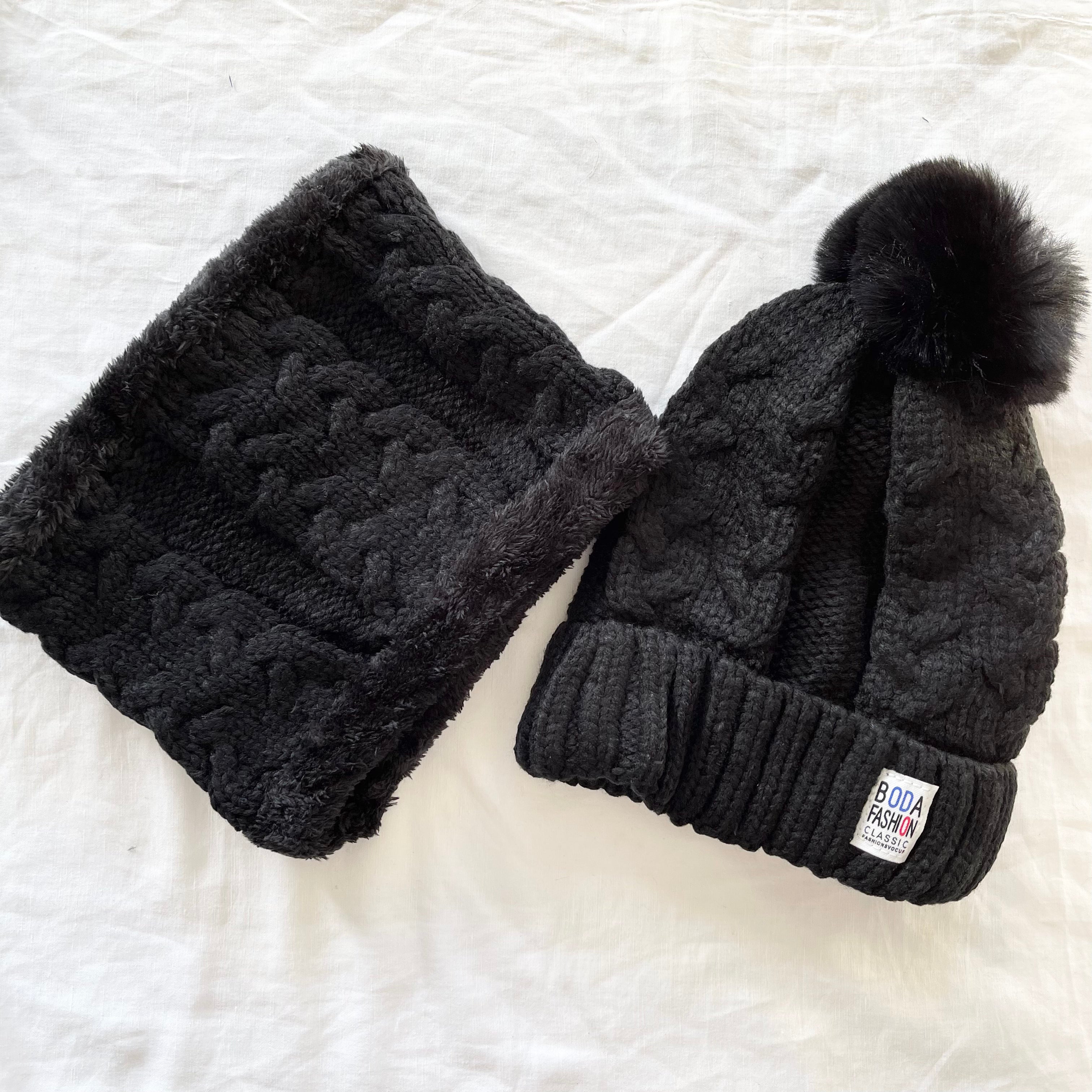 MARISSA MUMMA BEANIE AND TUBE SCARF COMBO